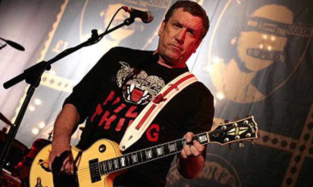 10 chitarristi famosi che non sono capaci di suonare la chitarra Steve Jones